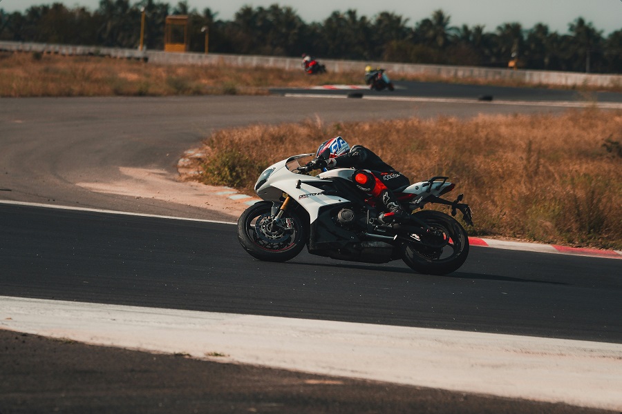 Best Motorcycles for Riding in the UAE