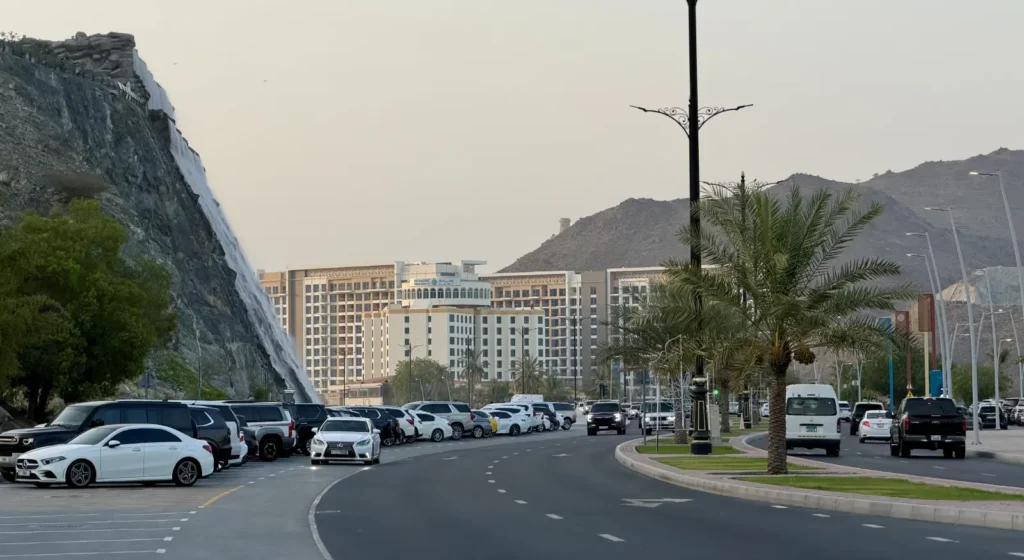 khor fakkan street view taken by shozo