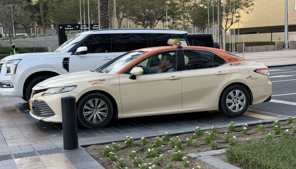 Taxi Drama in Dubai Taken by shozon photographer